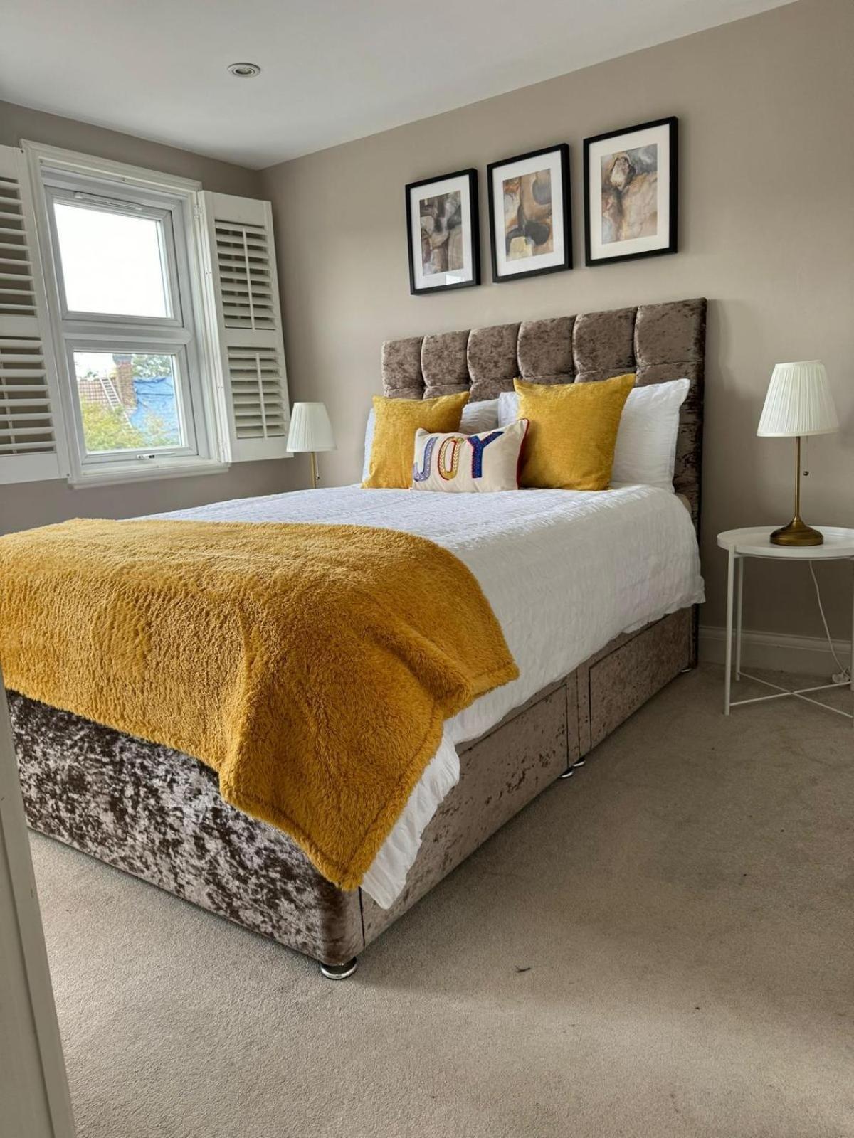 Brentford Guest Rooms Kültér fotó