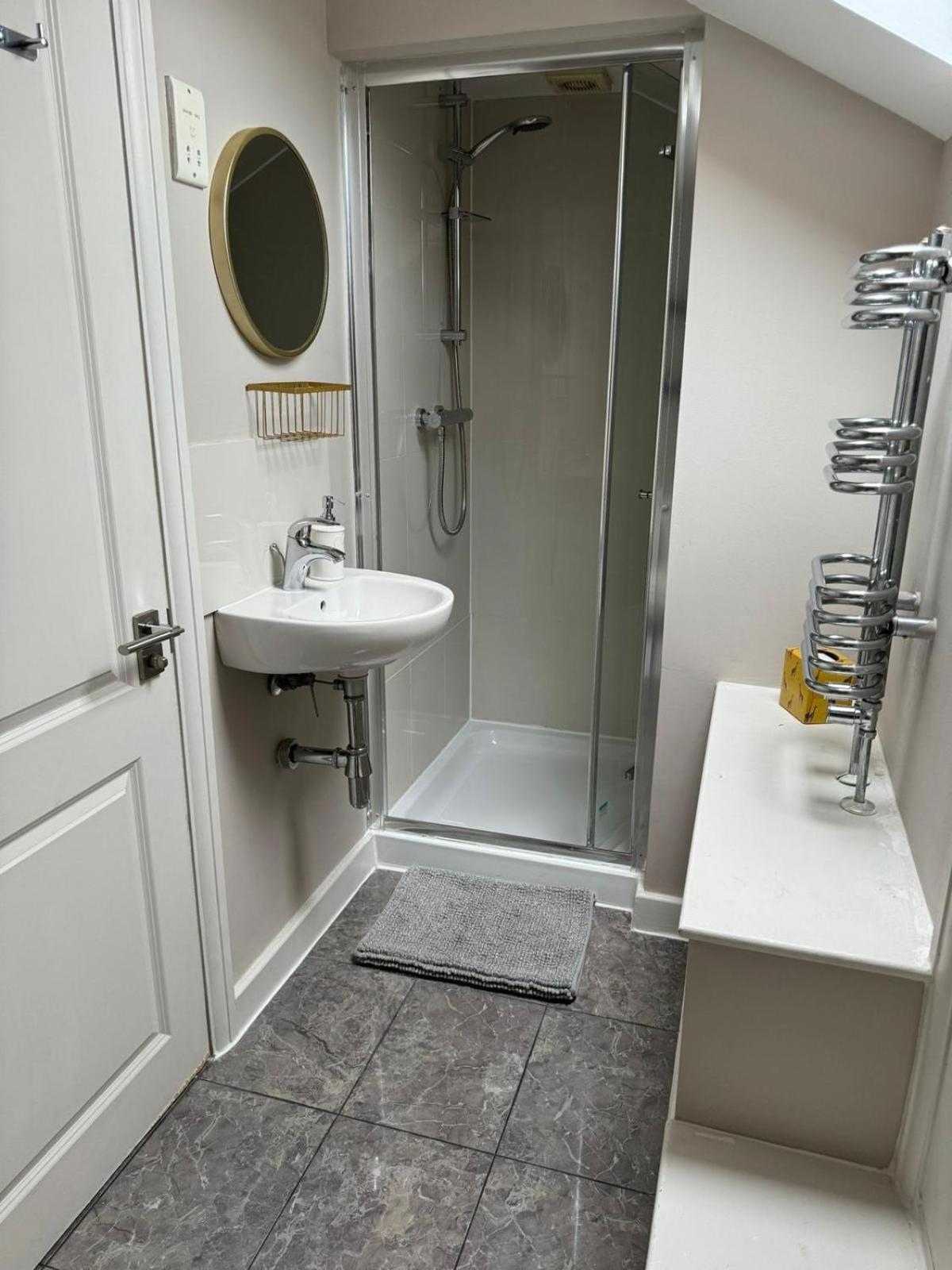 Brentford Guest Rooms Kültér fotó