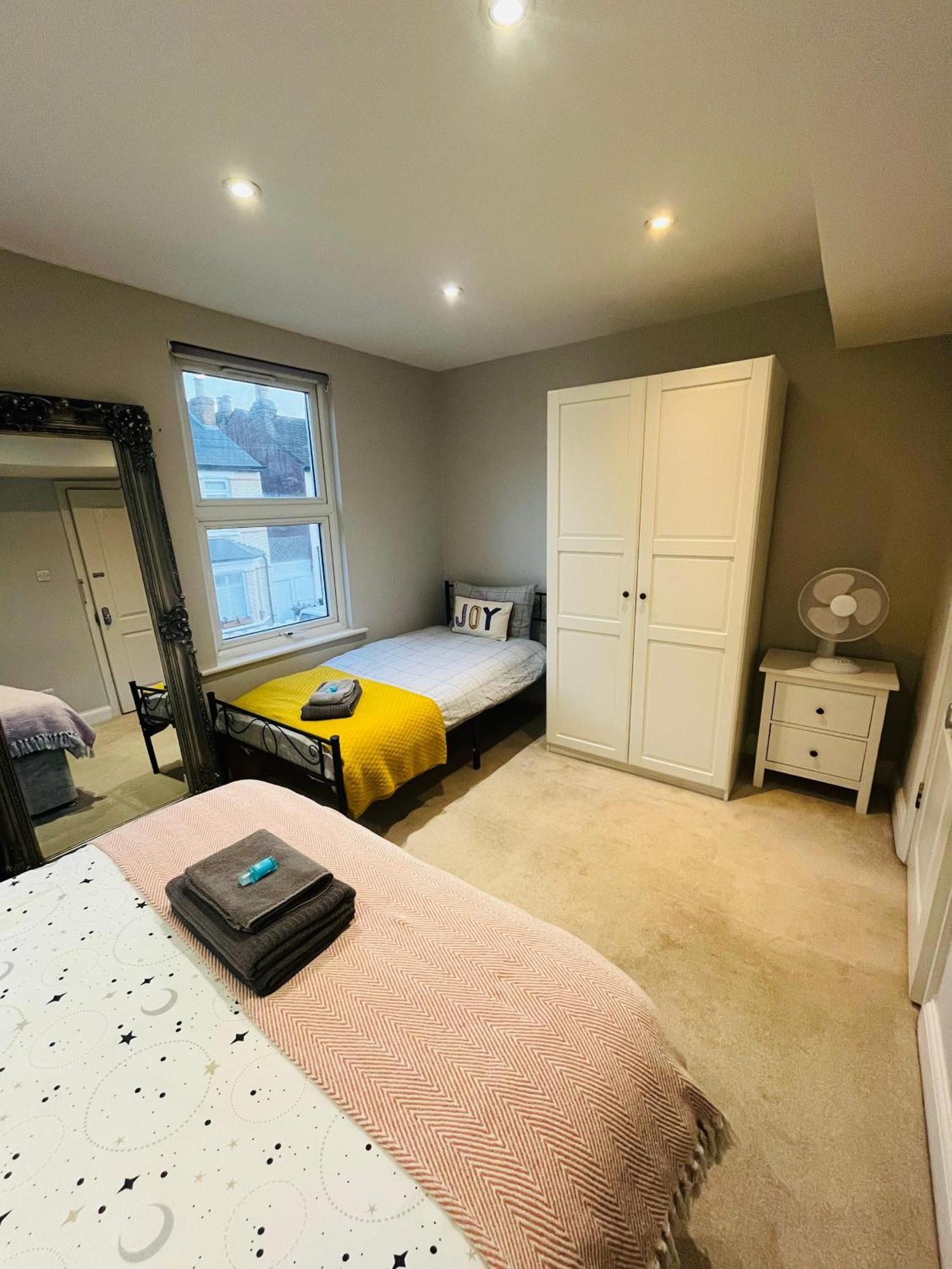 Brentford Guest Rooms Kültér fotó